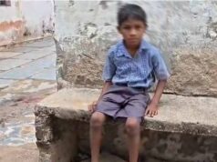 स्कूल परिसर में शराब की बोतल से बच्चा हुआ लहूलुहान, धमतरी में ग्रामीणों का हंगामा, जिम्मेदारों पर कार्रवाई की मांग