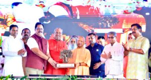 बेसिक शिक्षा, माध्यमिक शिक्षा और उच्च शिक्षा विभाग के विद्यालयों, महाविद्यालयों, विश्वविद्यालयों एवं अन्य संस्थानों में हुआ व्यापक पौधरोपण