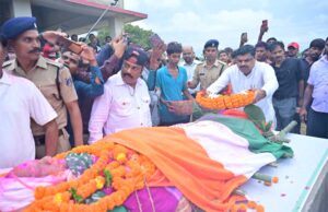 शिक्षा मंत्री ने दी पद्मविभूषण डॉ. तीजन बाई को भावभीनी श्रद्धांजलि, उनकी अंतिम संस्कार में रहे शामिल