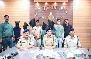 लूट का सोना-चांदी, कार सहित लगभग 16 लाख 50 हजार रूपये से अधिक की संपत्ति जब्त 5 आरोपी गिरफ्तार