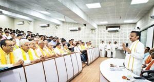 राष्ट्रीय चिकित्सक दिवस पर चिकित्सकों का किया सम्मान