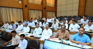 उप मुख्यमंत्री ने की लोक निर्माण विभाग के कार्यों की समीक्षा