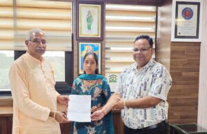 छत्तीसगढ़ स्टेट वेयरहाउसिंग कार्पोरेशन के कर्मचारियों को उपहार निगम प्रबंधन एवं ऐक्सिस बैंक के मध्य करार