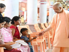 जनता दर्शन में मुख्यमंत्री योगी आदित्यनाथ ने सुनीं 200 लोगों की समस्याएं