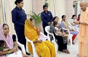 ‘कहां से आए हैं, क्या परेशानी है’ के अपनत्व भाव से सीएम योगी ने हर पीड़ित की पूछी समस्या