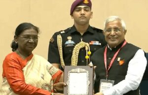 रंगमंच की 50 साल की साधना को सलाम! राष्ट्रपति मुर्मू ने सतीश दवे को संगीत नाटक अकादमी पुरस्कार से नवाजा
