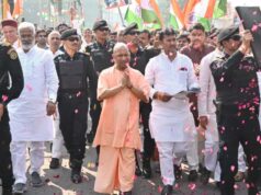 गोरखपुर में योगी संग युवाओं ने निकाली तिरंगा यात्रा, दिखा राष्ट्रभक्ति का जोश