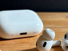 Apple AirPods New Feature: कैमरे के साथ आएंगे नए AirPods? जानें क्या होगा खास