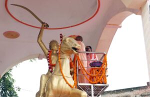 तीनों महिला पीएसी बटालियन में स्थापित हो रही वीरांगनाओं की अश्वारोही प्रतिमाः सीएम