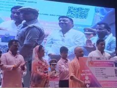 कैशलेस चिकित्सा सुविधा कार्ड का वितरण कर ‘मुख्यमंत्री पीआरडी कैशलेस चिकित्सा योजना’ का शुभारंभ किया सीएम ने