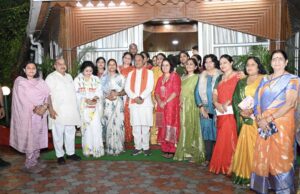 मुख्यमंत्री विष्णु देव साय ने पत्रकार निशा द्विवेदी की पुस्तक ‘महतारी वंदन अभिनंदन’ का किया विमोचन