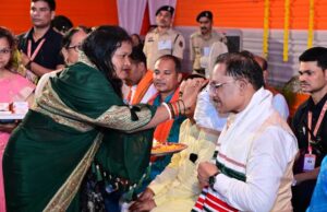 पंडरीपानी में रक्षाबंधन एवं बहनों से संवाद कार्यक्रम में शामिल हुए मुख्यमंत्री साय