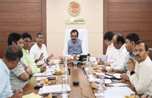 लोक निर्माण मंत्री ने भोपाल की सड़कों की स्थिति की समीक्षा कर दिए सुधार के निर्देश