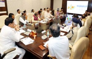 बाढ़ की दशा में संबंधित विभाग जनता को राहत पहुंचाने के लिए सक्रिय रहें