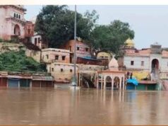 मंदाकिनी का बढ़ा जलस्तर, चित्रकूट में बारिश के बाद बाढ़ का खतरा; 400 अतिक्रमण से बदली नदी की धार
