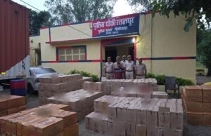 डूंगरपुर में शराब तस्करी का बड़ा खुलासा, वाशिंग मशीनों के पीछे छिपे मिले 395 कार्टन