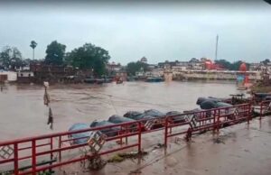 रामघाट की 300 दुकानें पानी में डूबीं, मंदाकिनी उफान पर; सतना के 36 गांवों में चेतावनी