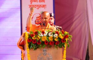 आस्था की ताकत पर बोले सीएम योगी, ‘आक्रांता मंदिर तोड़ सकता है, हमारी श्रद्धा नहीं’