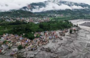 नेपाल त्रासदी में नहीं थम रही मौतों की संख्या, अब तक 1,344 लोगों की मौत