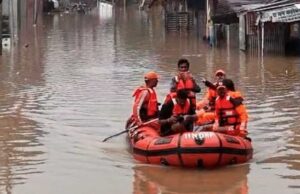 बाढ़ का पानी उतरने के बाद चित्रकूट में मंजर भयावह, घर-दुकानें कीचड़ से पटीं; 566 बिजली कनेक्शन अब भी प्रभावित