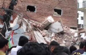 सत्य निकेतन में बड़ा हादसा, अचानक ढही बिल्डिंग; 2 छात्रों को सुरक्षित निकाला, NDRF का रेस्क्यू जारी