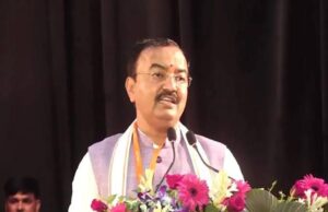 पिछली सरकारों के दौर के गुंडाराज पर निशाना साधते हुए योगी सरकार की कानून-व्यवस्था की सराहना की