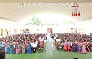 छात्राओं के लिए बड़ी सौगात, लखन लाल देवांगन ने बांटी 1500 एजुकेशन किट; कॉलेजों में बनेगा विशाल डोम
