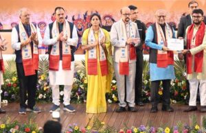 छत्तीसगढ़ अतीत के अंधकार से निकलकर विकास और प्रगति के नए युग की ओर अग्रसर – उपराष्ट्रपति