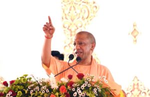 मुख्यमंत्री योगी आदित्यनाथ ने अयोध्या से की बड़ी घोषणा, कार्यकत्रियों और सहायिकाओं के परिवार को हर साल पांच लाख रुपये तक कैशलेस इलाज