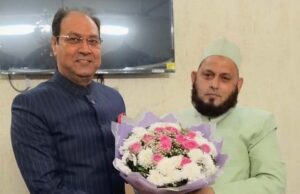अल्पसंख्यक समाज के विकास को लेकर मौलाना खालिद राशिद फरंगी महली से मिले आयोग अध्यक्ष