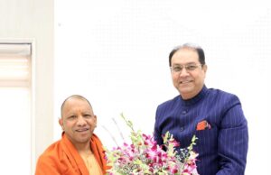 अल्पसंख्यक आयोग के नव-नियुक्त अध्यक्ष मोहसिन रज़ा ने मुख्यमंत्री योगी आदित्यनाथ से की शिष्टाचार भेंट।
