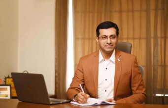 एक विचार और कार्यशैली की यात्रा गुजरात से विकसित भारत तक—संकल्प, निर्णय और जनभागीदारी
