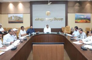 शिक्षकों की मनमानी पर सख्ती, छिंदवाड़ा में कार्यस्थल पर रहना अनिवार्य; BEO-BRC को नोटिस