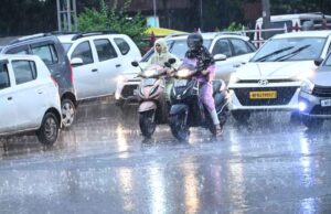 मध्यप्रदेश के 25 जिलों में आज बारिश के आसार, भोपाल में रावण के पुतलों को ढका