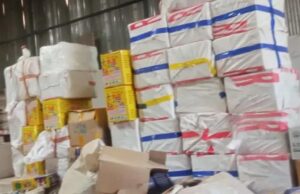 दीपावली से पहले पुलिस की बड़ी कार्रवाई, 250 से अधिक पटाखों के कर्टन जब्त